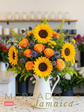 Vitalidad y Contraste: Girasoles, Rosas y Eryngium